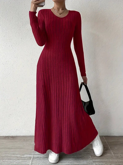 Cómodo vestido de punto acanalado de manga larga 