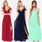 Abito da donna elegante con spalla scoperta e maxi spacco