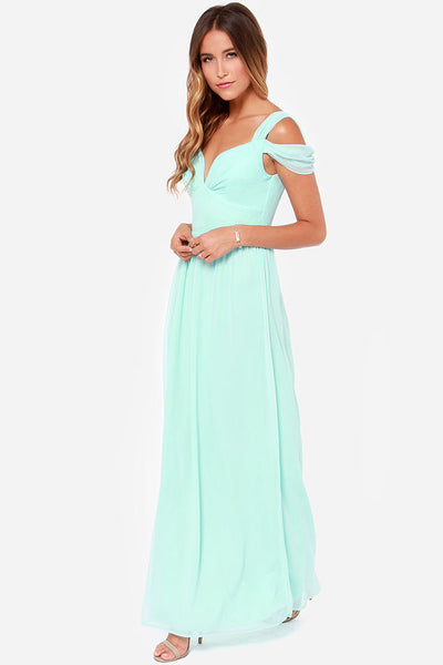 Abito da donna elegante con spalla scoperta e maxi spacco