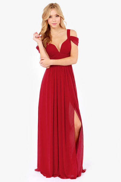 Abito da donna elegante con spalla scoperta e maxi spacco