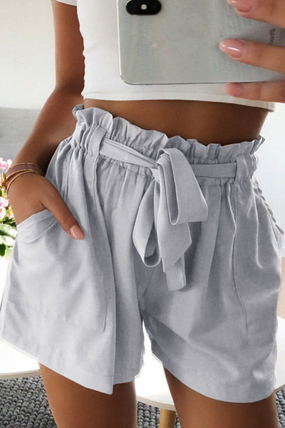Short taille ample pour femme avec ceinture à nouer dans une coupe décontractée