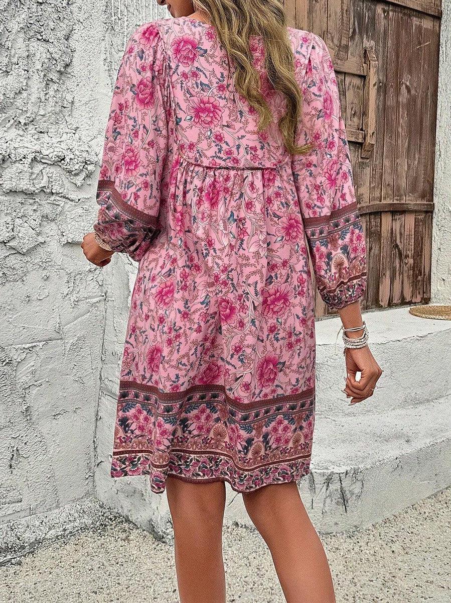Lindo mini vestido con cuello en V