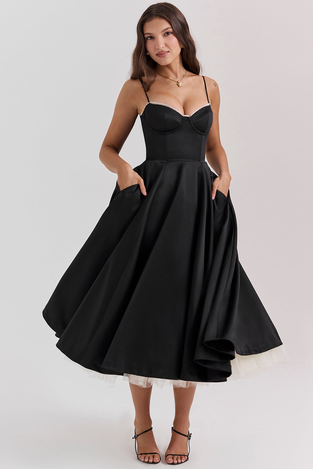 Abito da sera con ferretto | Raso | Elegante e femminile
