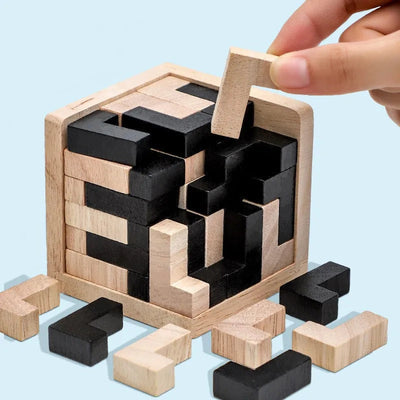 54 pezzi di un complicato puzzle in legno