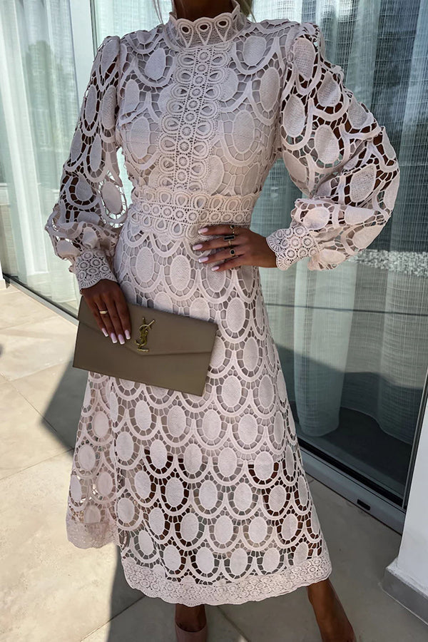 Abito midi in pizzo da donna - Elegante abito a collo alto con maniche lunghe a sbuffo