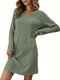 Vestido sencillo y elegante con escote en pico acanalado. 