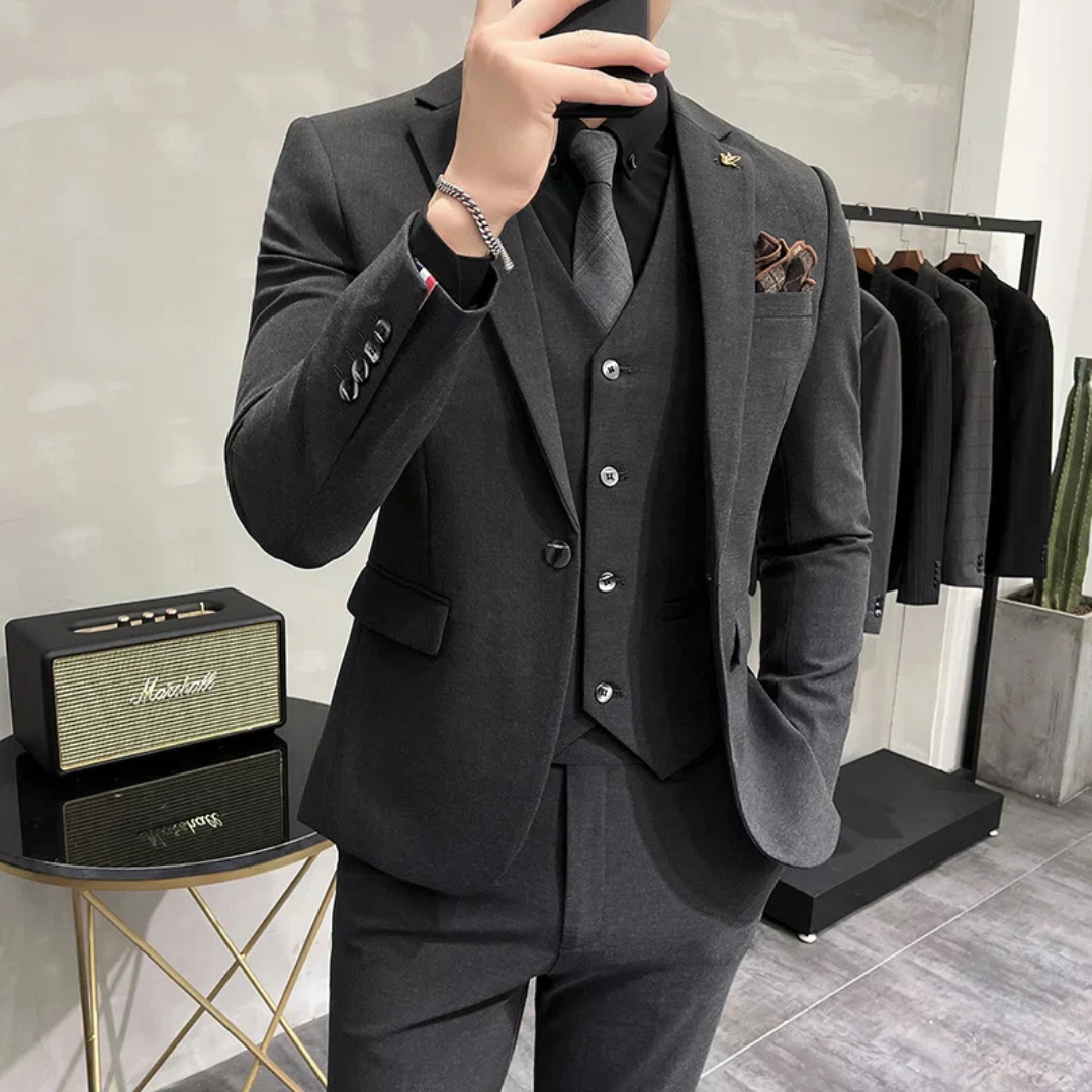 Costume de mariage trois pièces coupe slim pour homme 