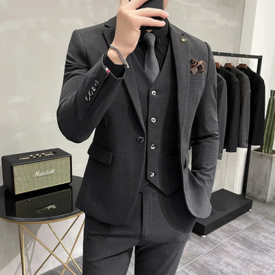 Costume de mariage trois pièces coupe slim pour homme 