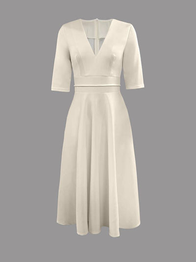 Abito elegante da donna con scollo a V