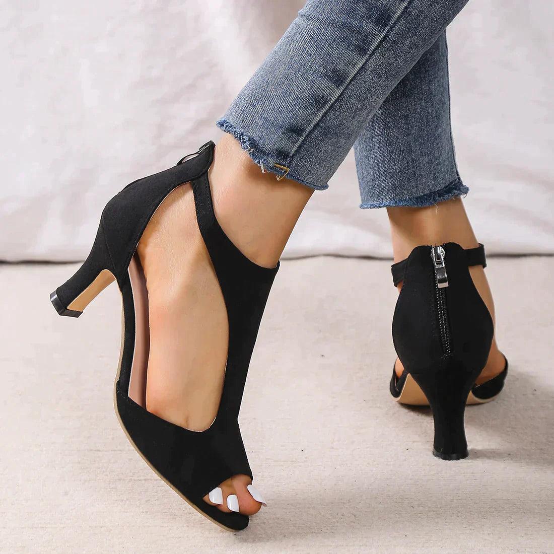 Sandalias ortopédicas de mujer con plantilla y diseño elegante.