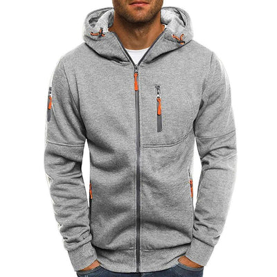 Chaqueta de hombre con capucha y varios bolsillos. 