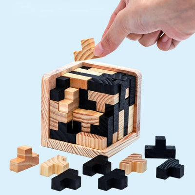 54 pezzi di un complicato puzzle in legno