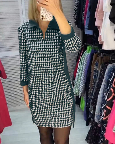 Abito casual con stampa pied-de-poule e scollo a V