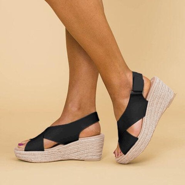 Sandalias de moda que sujetan tus pies.
