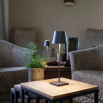 Lampada da tavolo LED impermeabile abilitata ad Alexa - design minimalista e controllo vocale