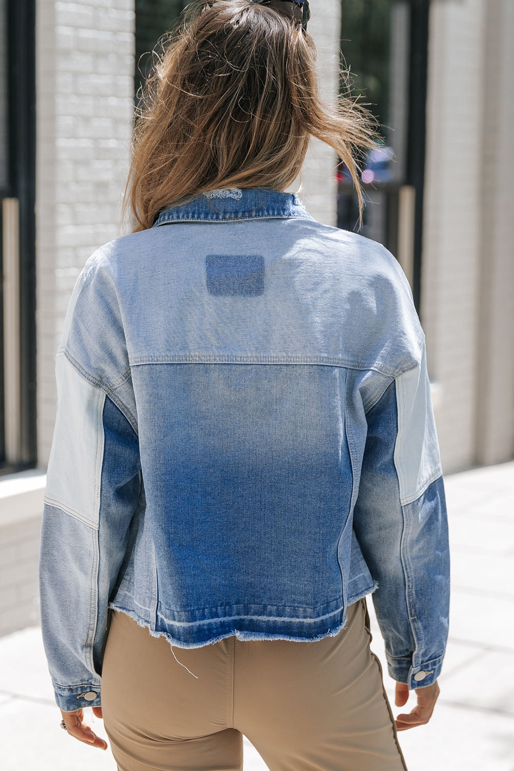 Chaqueta de mezclilla con mosaicos y borde incautado - Mujer