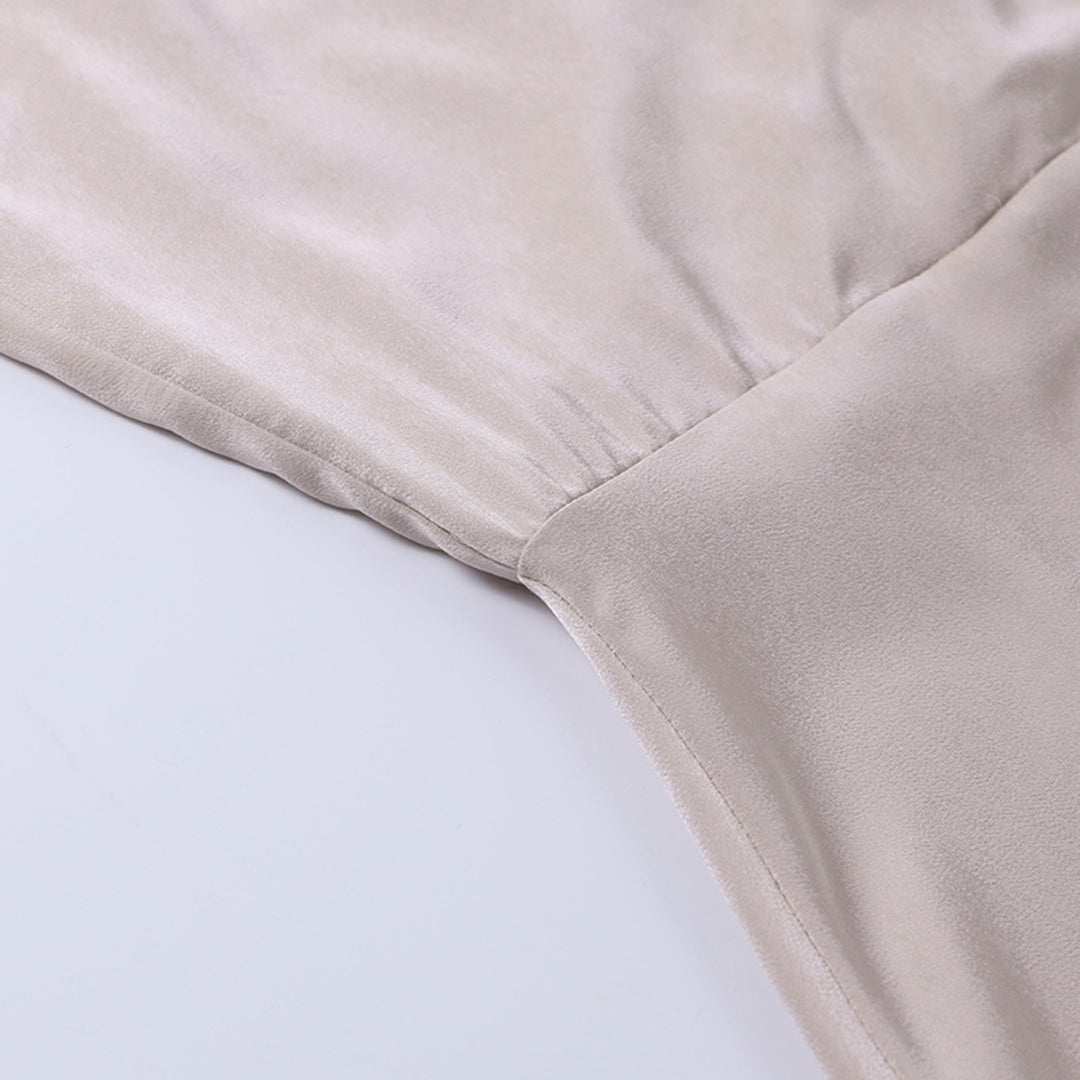 Vestido largo de satén con tirantes finos | Sensual y elegante | Estilo femenino 