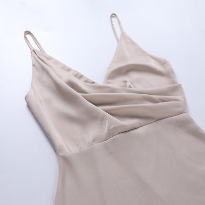 Vestido largo de satén con tirantes finos | Sensual y elegante | Estilo femenino 