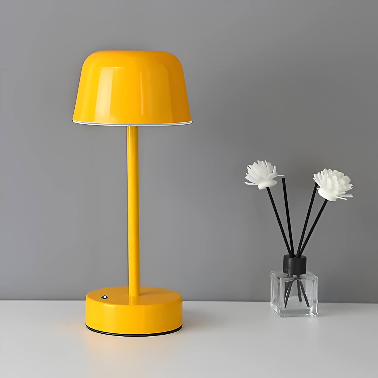 Lampada da tavolo a LED colorata dal design retrò, senza fili, USB