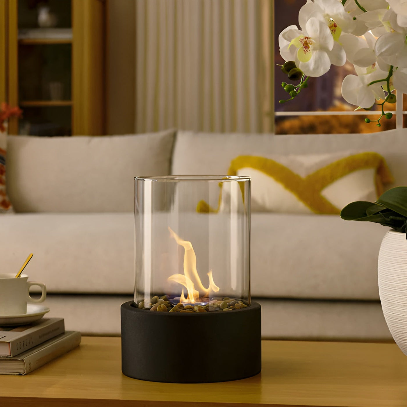 SleekFlame - Elegante brasero de mesa con base de metal negro