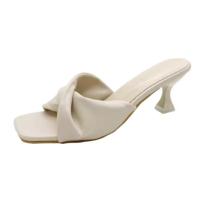 Sandalias de tacón cómodas y elegantes para mujer.