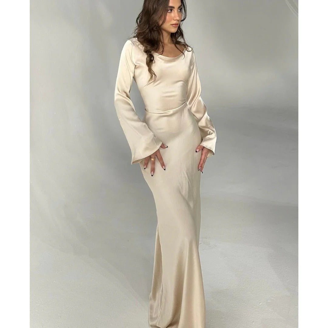 Elegante vestido largo ajustado de satén para mujer ideal para primavera/verano.