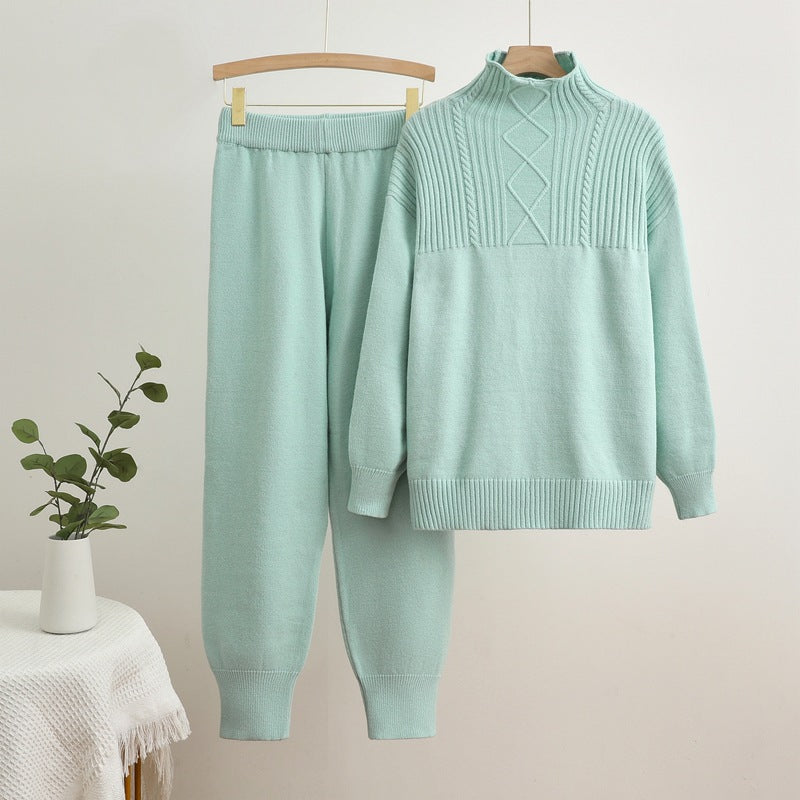 Moda perfecta | Conjunto de cuello alto y pantalón ajustado