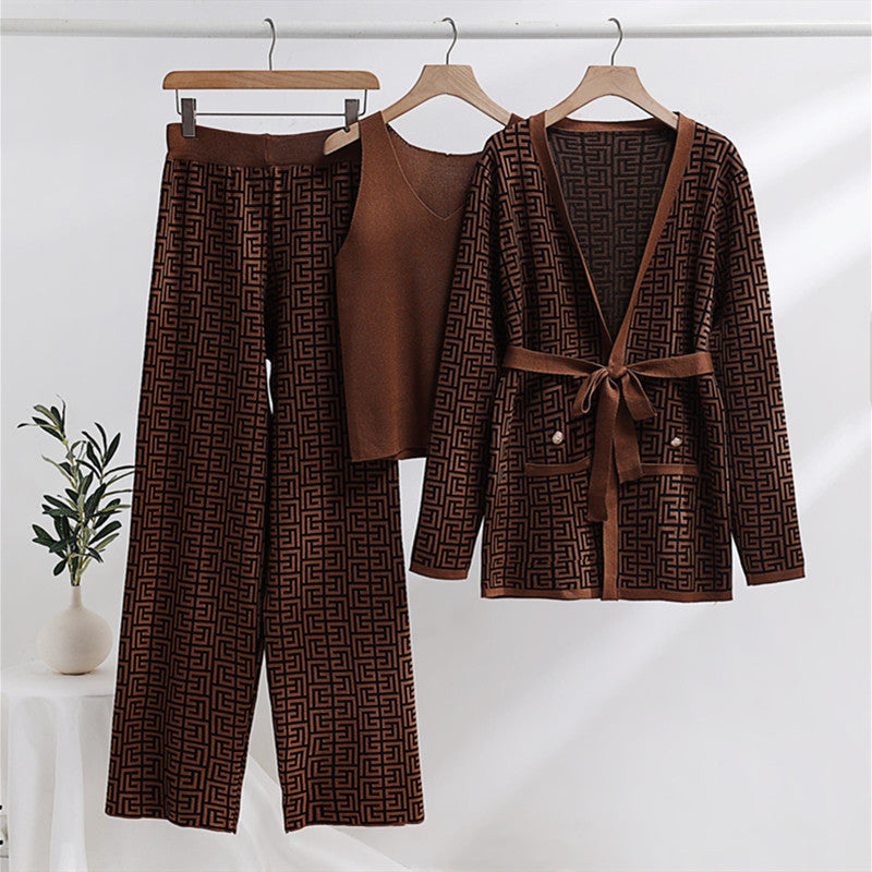 Moda perfecta | Abrigo y pantalón de punto jacquard de manga larga