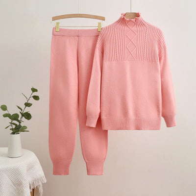 Moda perfecta | Conjunto de cuello alto y pantalón ajustado