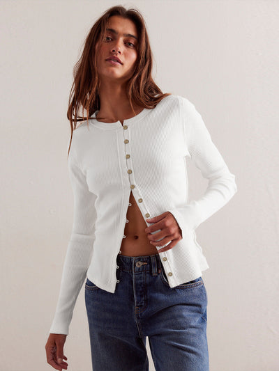 Moda perfecta | Cárdigan de punto acanalado con botones de color liso