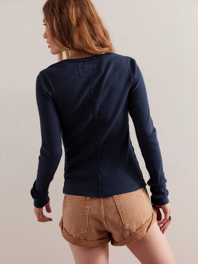 Moda perfecta | Cárdigan de punto acanalado con botones de color liso