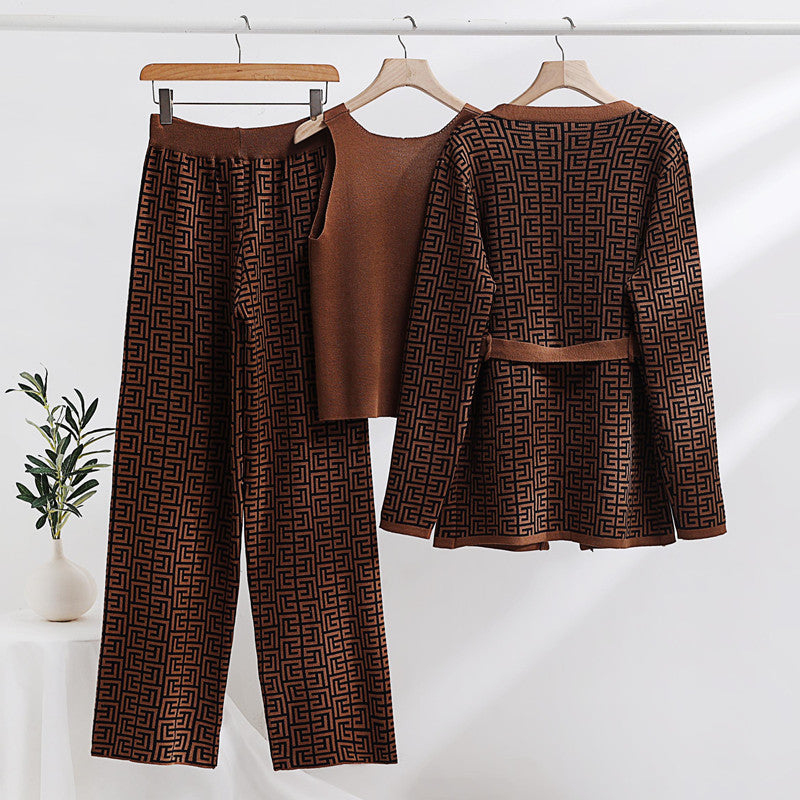 Moda perfecta | Abrigo y pantalón de punto jacquard de manga larga