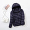 Veste à la baisse des femmes avec capuche