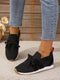 Zapatos de mujer con cordones de malla para uso ortopédico.