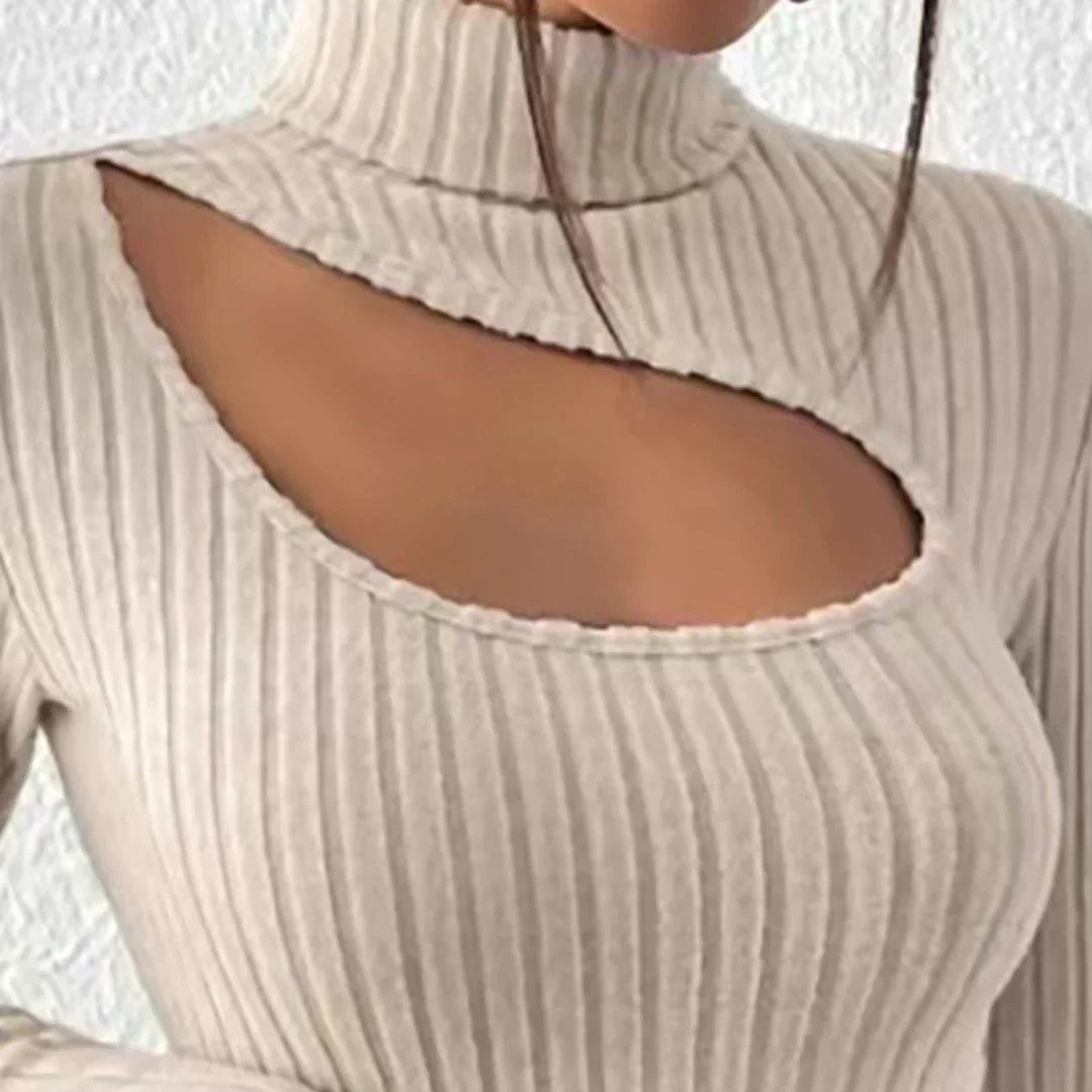 Pull col roulé à manches longues pour femme avec poitrine creuse
