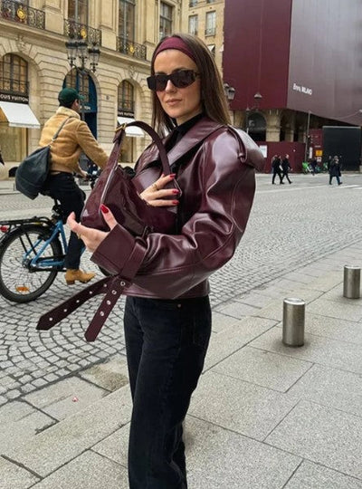 Chaqueta corta de cuero de mujer para otoño e invierno. 