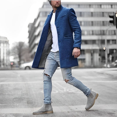 Elegante abrigo de invierno para hombre.