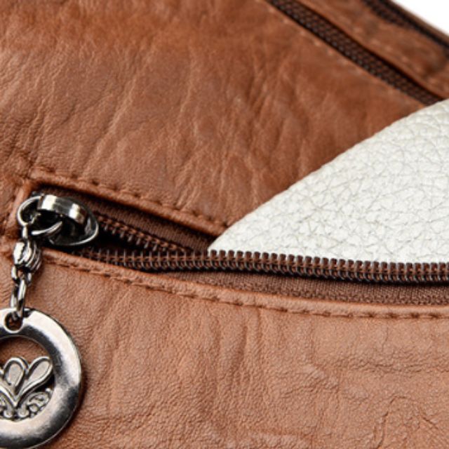Vintpack - sac à dos en cuir avec goujons - Idéal pour l'école et les voyages - Détails de voyage - Compact