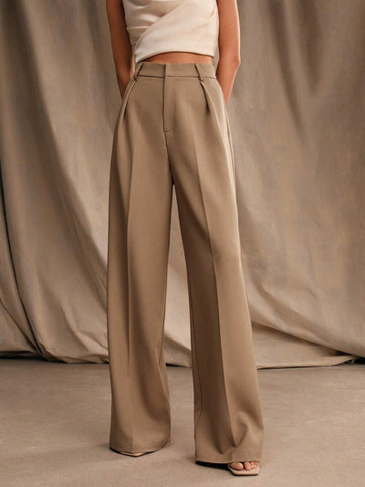 Pantalon taille haute pour femme à larges plis dans un style formel