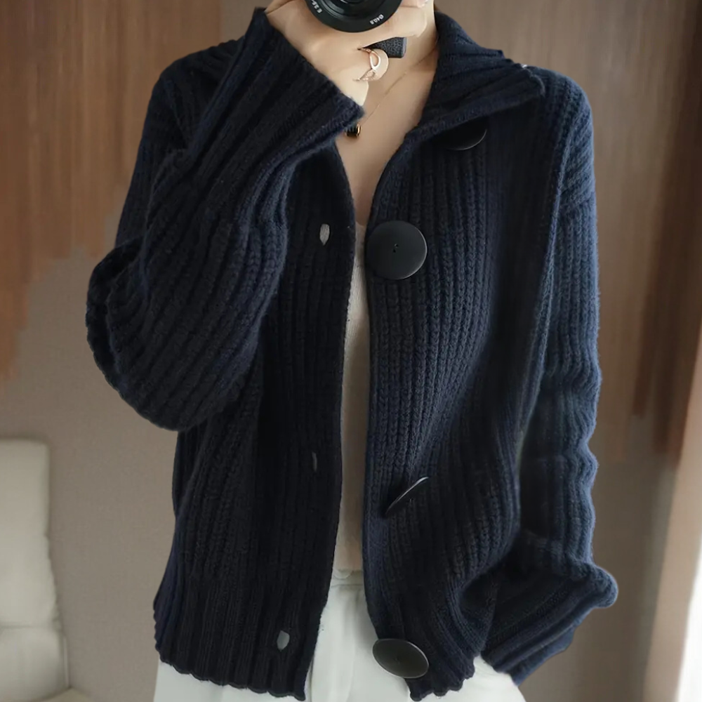 Cardigan da donna in maglia spessa con bottoni