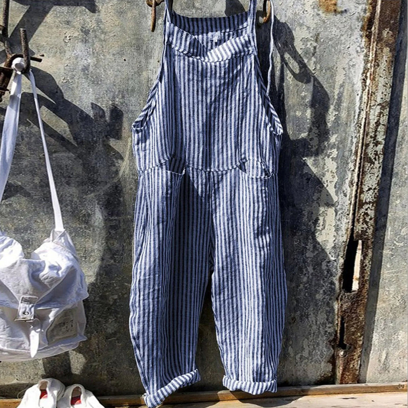 Tuta da donna a righe larghe e vintage ideale per l'estate