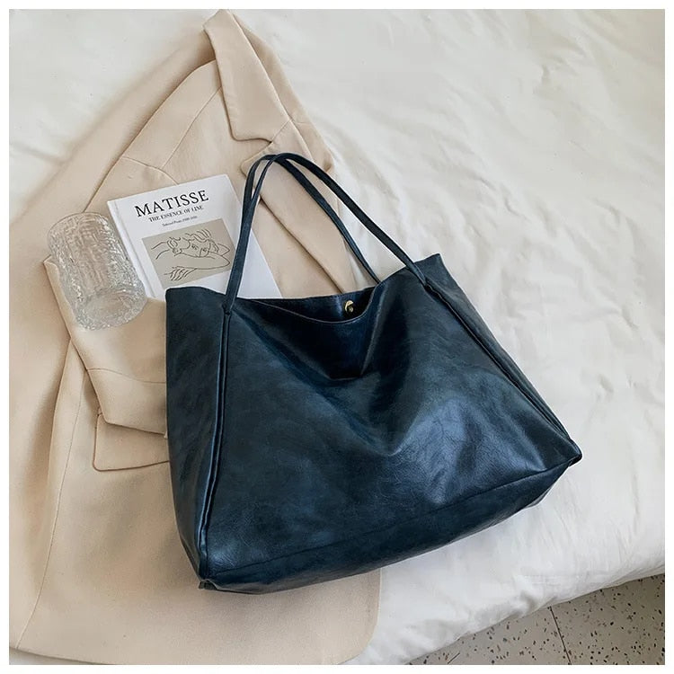 Clara Borsa in stile retrò
