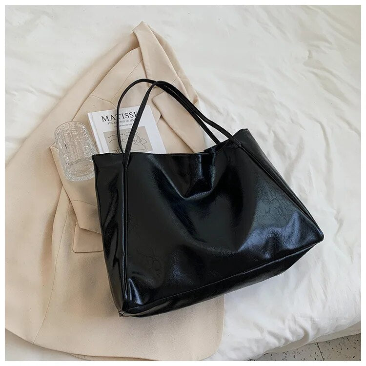 Clara Borsa in stile retrò