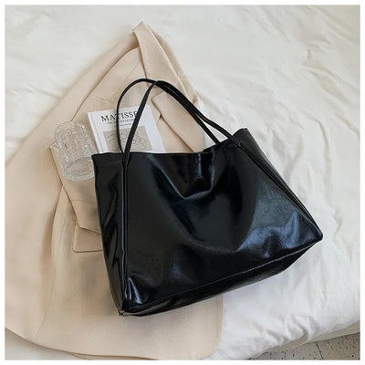 Clara Borsa in stile retrò
