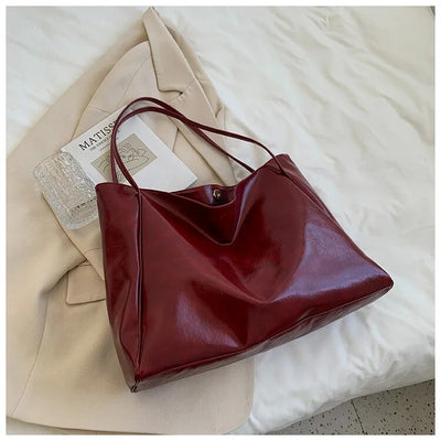 Clara Borsa in stile retrò