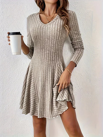 Elegante vestido de manga larga con cuello en V acanalado para mujer, ideal para cualquier ocasión.