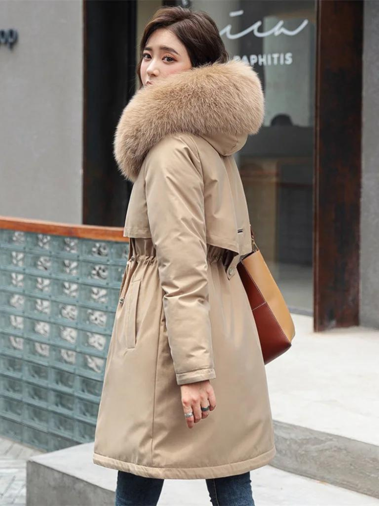 Cappotto da donna con cappuccio e collo di pelliccia
