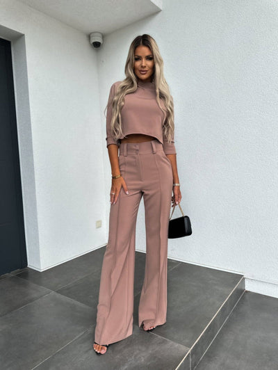 Elegante conjunto de dos piezas para mujer