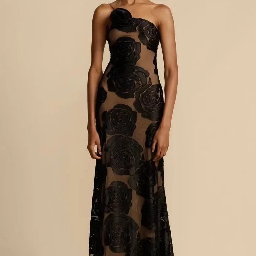 Elegante vestido largo de malla floral