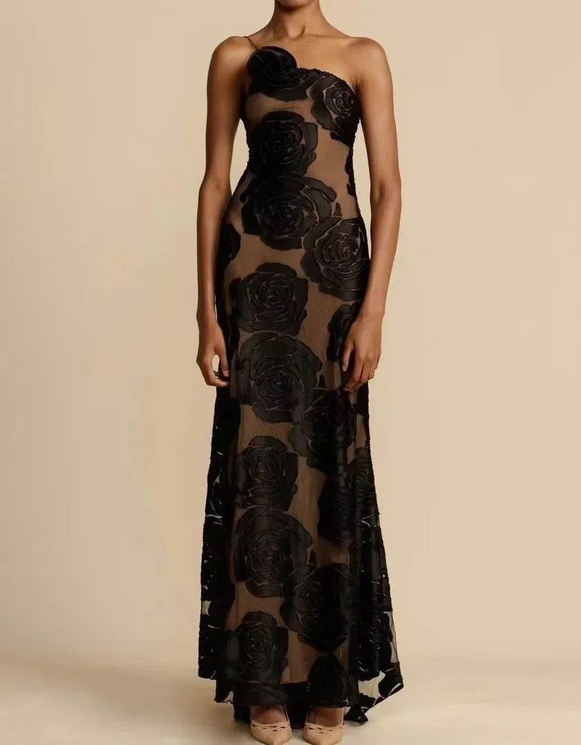 Elegante vestido largo de malla floral